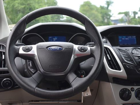 Used 2014 Ford Focus SE image 19