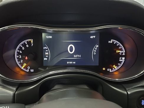 Used 2022 Jeep Grand Cherokee Laredo E image 21