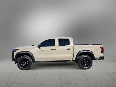 Used 2024 Chevrolet Colorado Trail Boss w/ Technology Package image 5