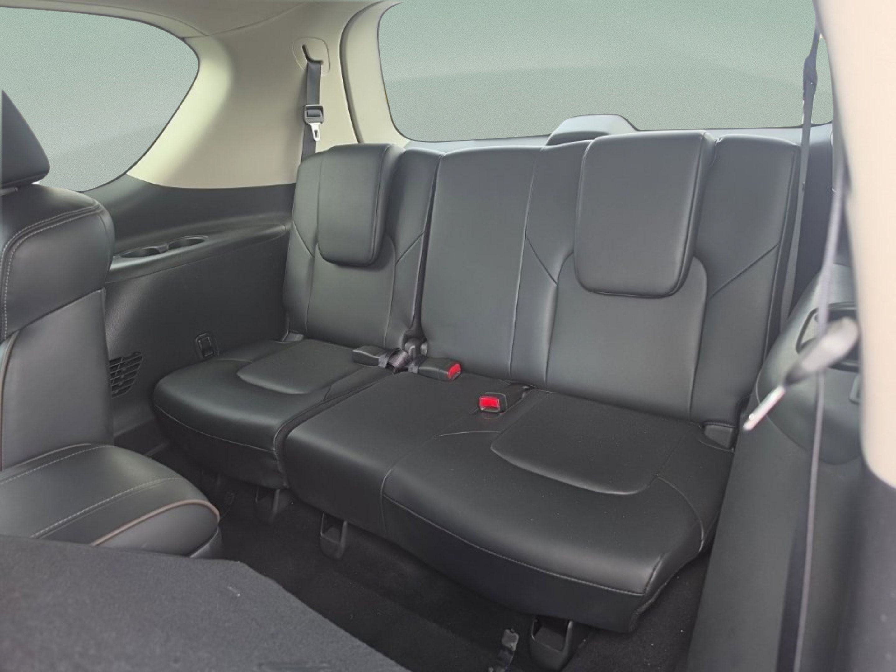 Used 2024 Nissan Armada Platinum w/ Captain's Chairs Package RWD image 24
