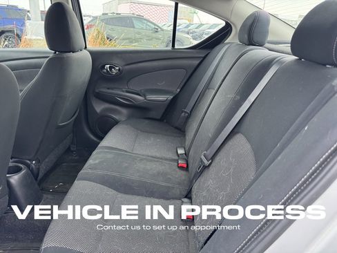 Used 2014 Nissan Versa SV w/ Convenience Package image 9