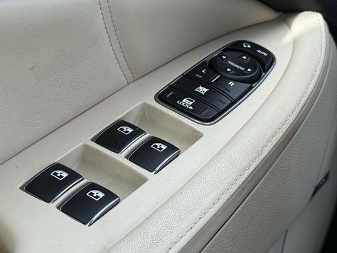 Used 2014 Hyundai Equus Signature image 17