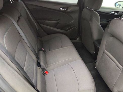 Used 2018 Chevrolet Cruze LT w/ Convenience Package image 11