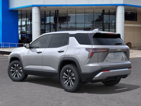 New 2026 Chevrolet Equinox LT image 3