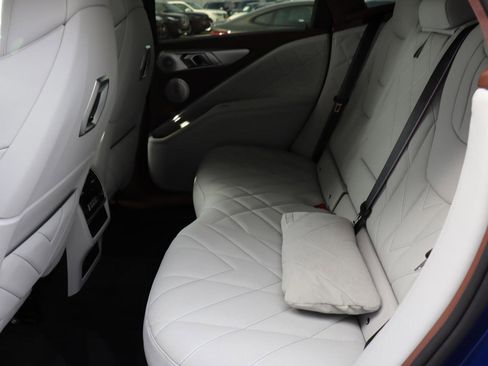 Used 2023 BMW XM Sports Activity Vehicle AWD image 23