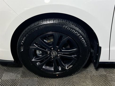 Certified 2025 Toyota Sienna XSE w/ XSE Premium Package image 33