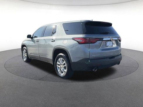 Used 2023 Chevrolet Traverse LS image 3