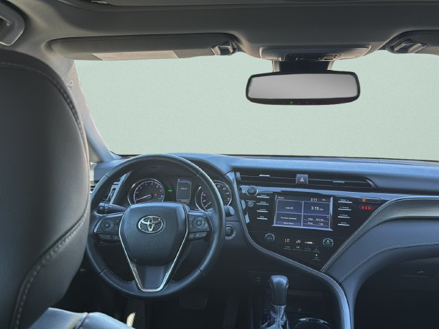 Used 2019 Toyota Camry SE w/ Convenience Package FWD image 3