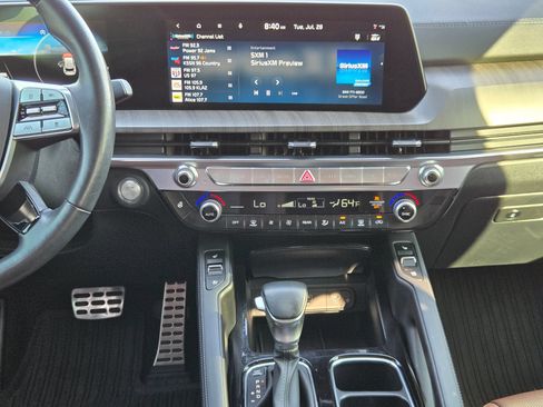 Used 2024 Kia Telluride SX w/ Towing Package AWD/4WD image 16