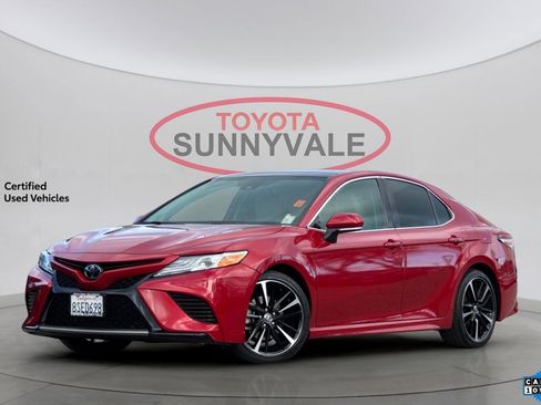 Used 2020 Toyota Camry XSE image 1