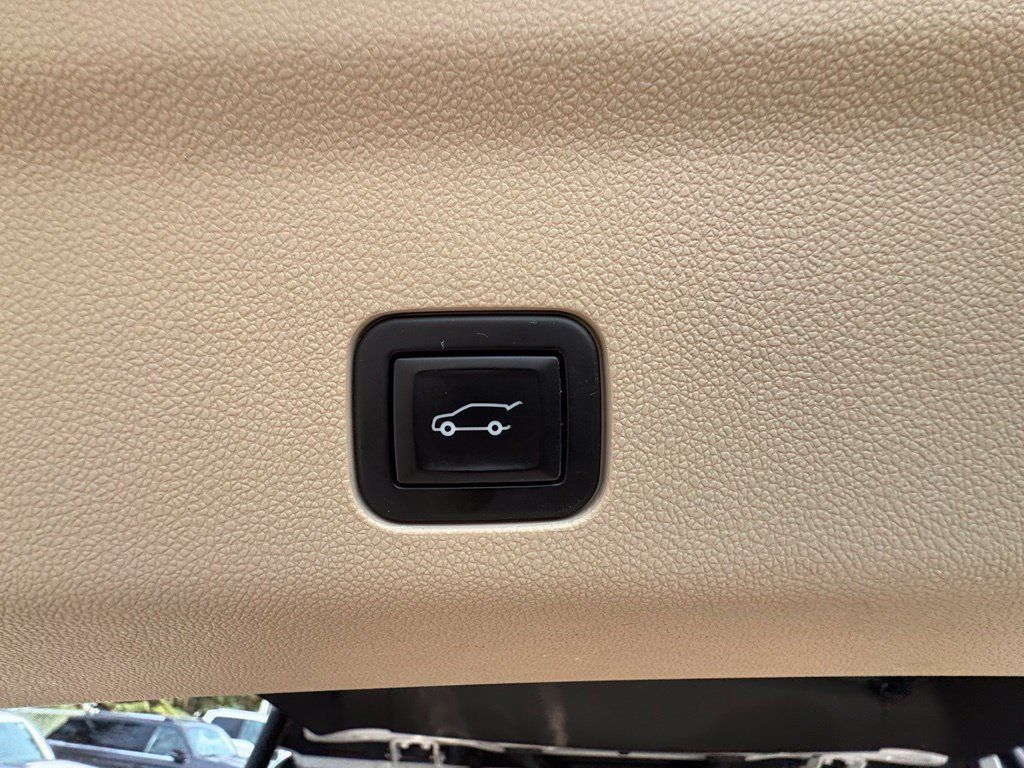 Used 2021 Cadillac Escalade Premium Luxury w/ Driver Assist Tech Package AWD/4WD image 45