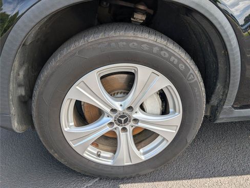 Used 2018 Mercedes-Benz GLC 300 4MATIC w/ Multimedia Package image 9