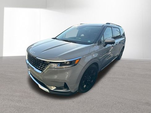 Certified 2022 Kia Carnival SX FWD image 3