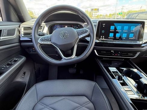 Used 2025 Volkswagen Atlas Cross Sport SE AWD/4WD image 8