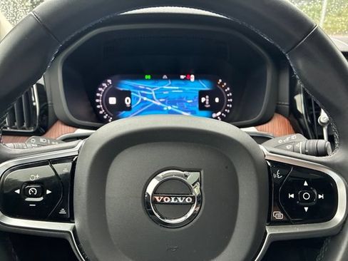 Used 2024 Volvo XC60 B5 Ultimate w/ Climate Package AWD/4WD image 17