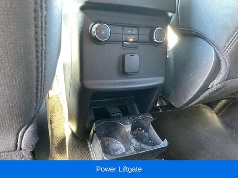 Used 2018 Ford Explorer XLT w/ Equipment Group 201A AWD/4WD image 18