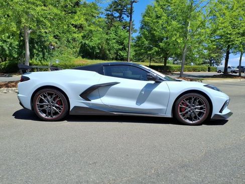 Used 2023 Chevrolet Corvette Stingray Premium Conv w/ Z51 Performance Package RWD image 34