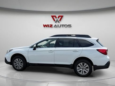 Used 2018 Subaru Outback 2.5i Premium AWD/4WD image 2