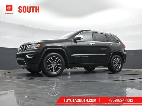 Used 2018 Jeep Grand Cherokee Limited AWD/4WD image 39