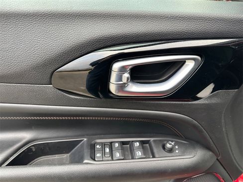 Used 2022 Jeep Compass Limited image 14