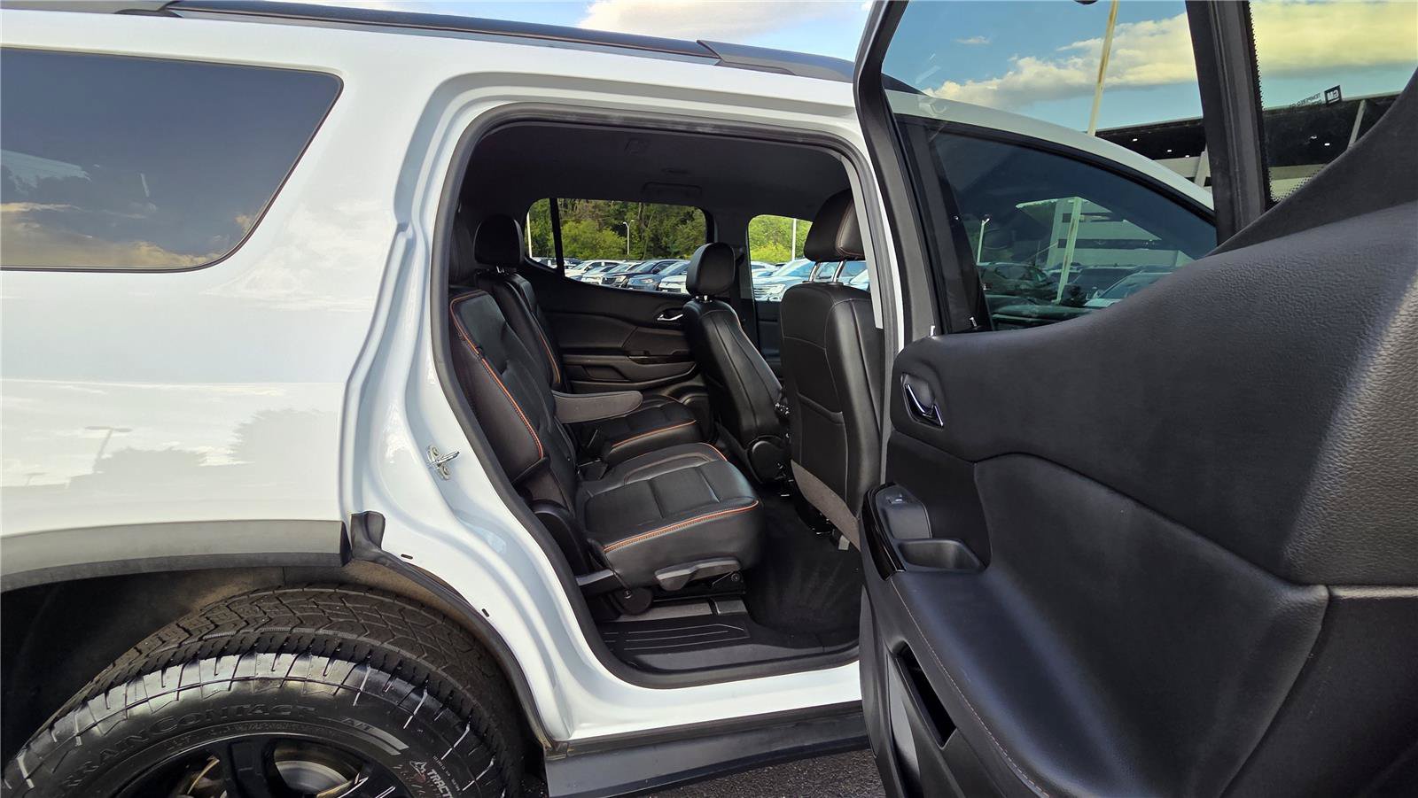 Used 2023 GMC Acadia AT4 w/ Technology Package AWD/4WD image 36