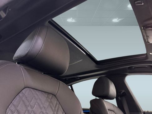 Used 2022 BMW 530e w/ Premium Package image 16