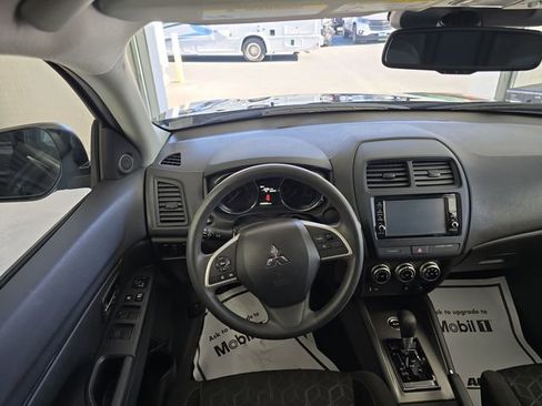 Used 2023 Mitsubishi Outlander Sport ES image 12