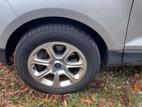 Used 2019 Ford EcoSport SE image 4