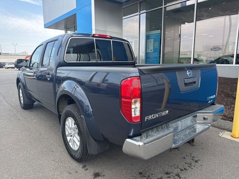 Used 2019 Nissan Frontier SV image 8