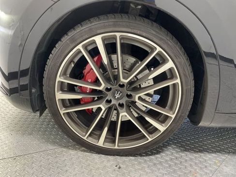 Used 2022 Maserati Levante Modena S image 10