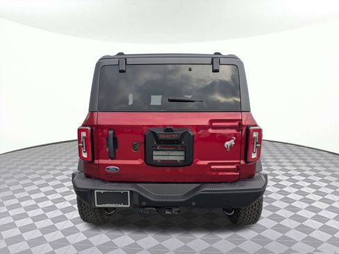 Used 2025 Ford Bronco Badlands image 4