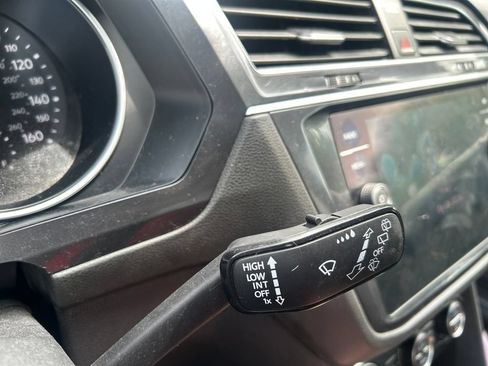 Used 2021 Volkswagen Tiguan SE AWD/4WD image 26