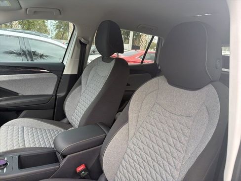 Used 2025 Volkswagen Tiguan S image 19