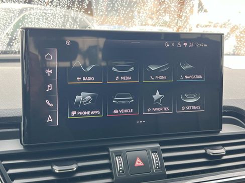 Used 2021 Audi Q5 Premium w/ Convenience Package image 13
