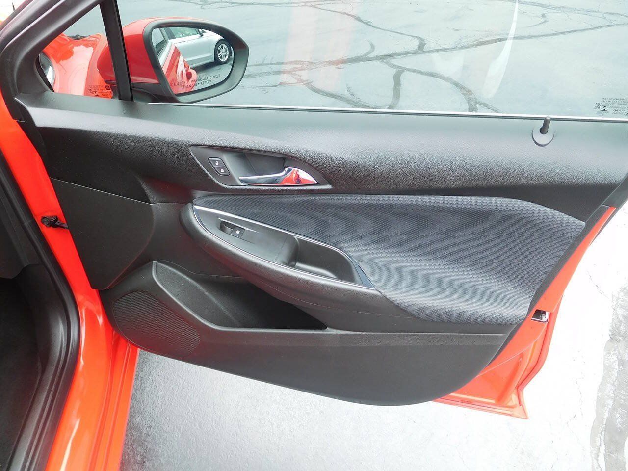 Used 2018 Chevrolet Cruze LT FWD image 17