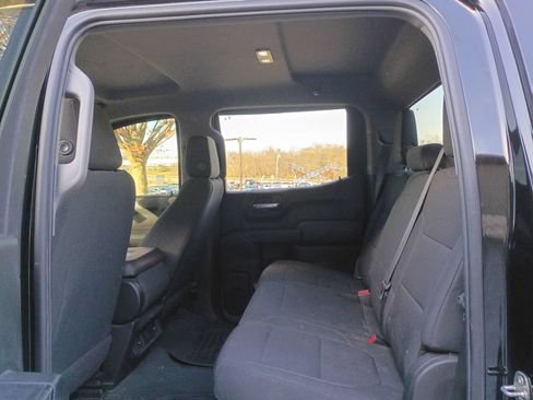 Used 2020 Chevrolet Silverado 1500 Custom Trail Boss w/ Custom Convenience Package AWD/4WD image 17