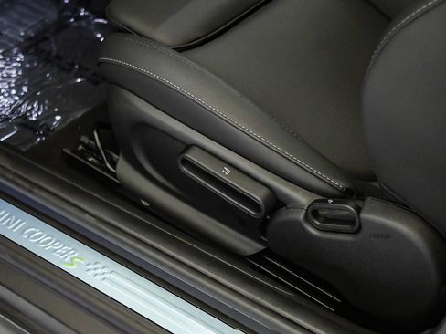 Certified 2024 MINI Cooper SE FWD image 25
