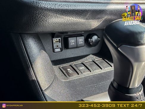 Used 2019 Toyota Highlander XLE FWD image 32