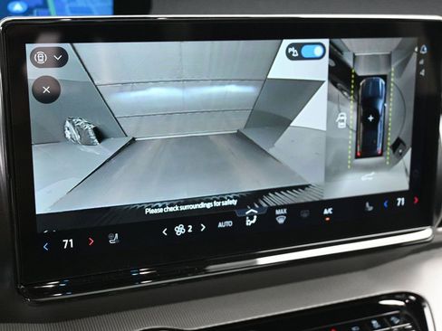 New 2025 Ford Expedition Active image 17