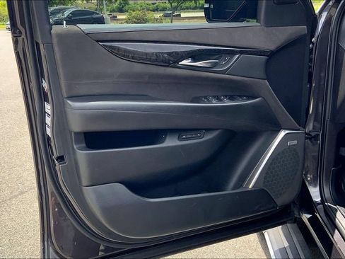 Used 2015 Cadillac Escalade ESV Platinum RWD image 23