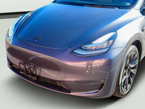 Used 2023 Tesla Model Y Long Range image 10