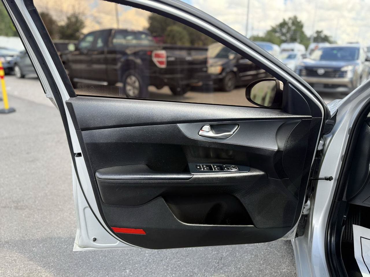 Used 2020 Kia Forte LXS FWD image 24