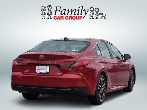Used 2025 Toyota Camry XLE AWD/4WD image 4