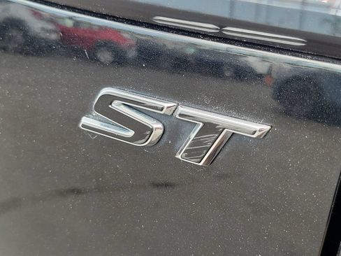 Used 2023 Buick Envision Essence w/ Sport Touring Package FWD image 28
