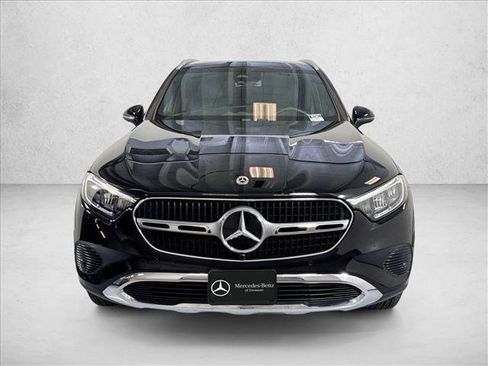 Used 2025 Mercedes-Benz GLC 300 image 2