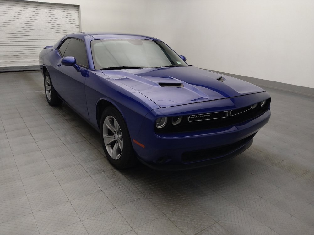 Used 2018 Dodge Challenger SXT RWD image 13