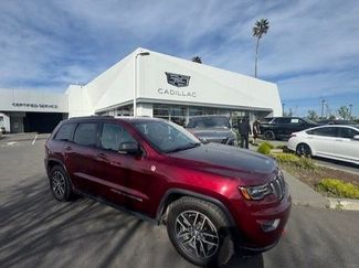 Used 2017 Jeep Grand Cherokee Trailhawk w/ Trailhawk Luxury Group video 1