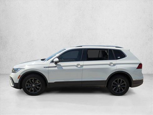 Used 2024 Volkswagen Tiguan SE AWD/4WD image 8