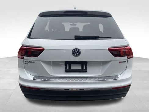 Used 2020 Volkswagen Tiguan SE w/ Panoramic Sunroof Package image 36