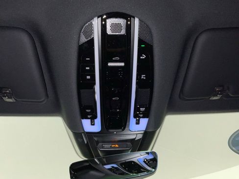 Used 2021 Porsche Cayenne AWD/4WD image 22